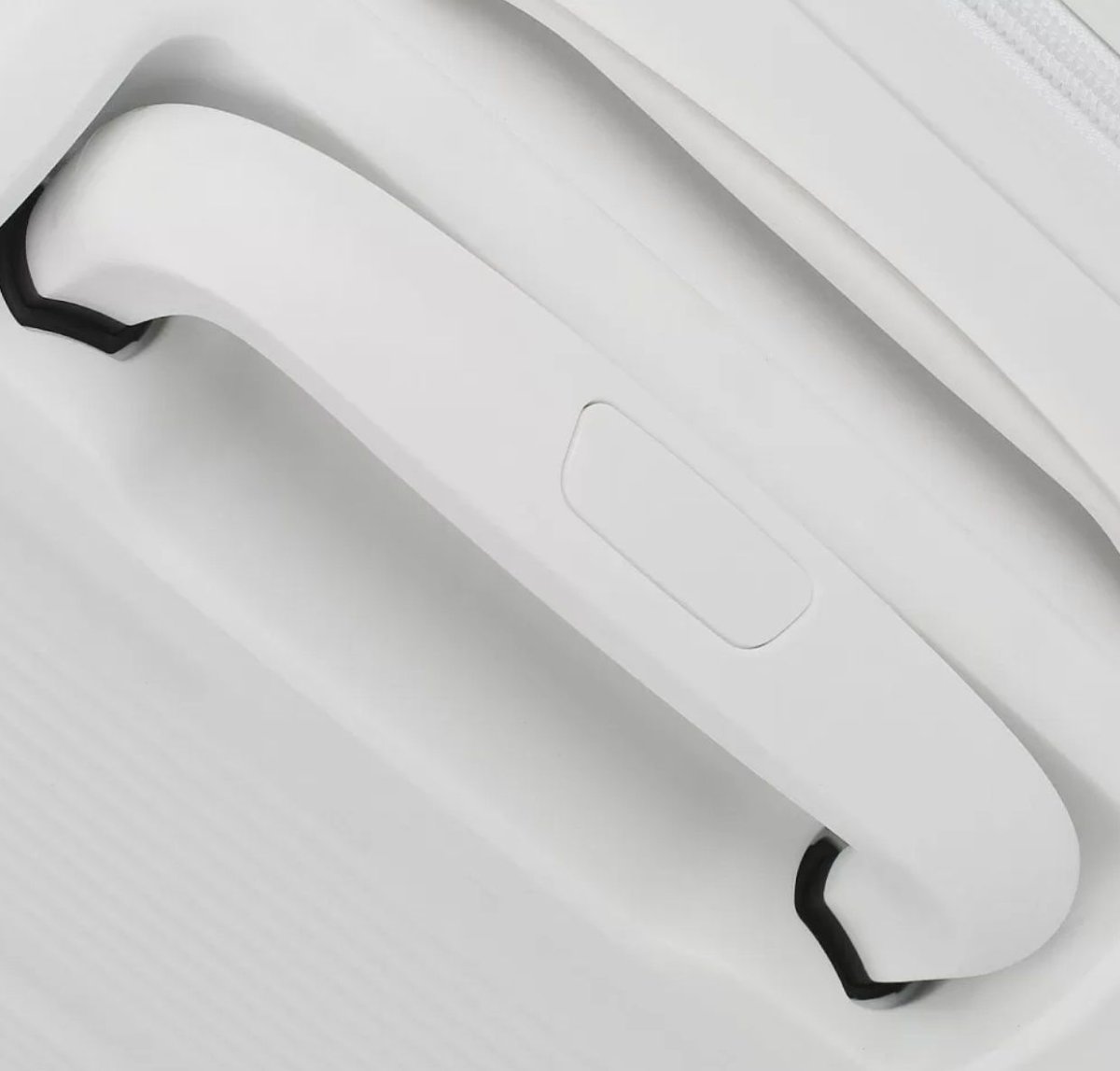 47B-010-420 Чемодан 4-х колесный (Белый/37*55*22/полипропилен/S/2,5 кг/35 литров/Eberhart)